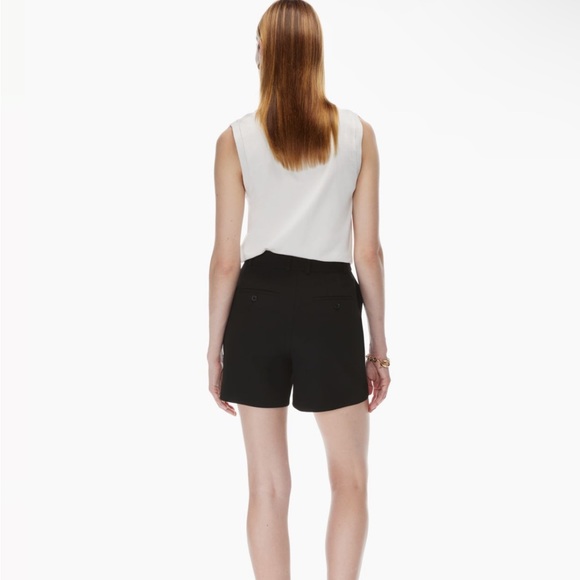NWT Aritzia Agency 5" Short - Picture 5 of 10